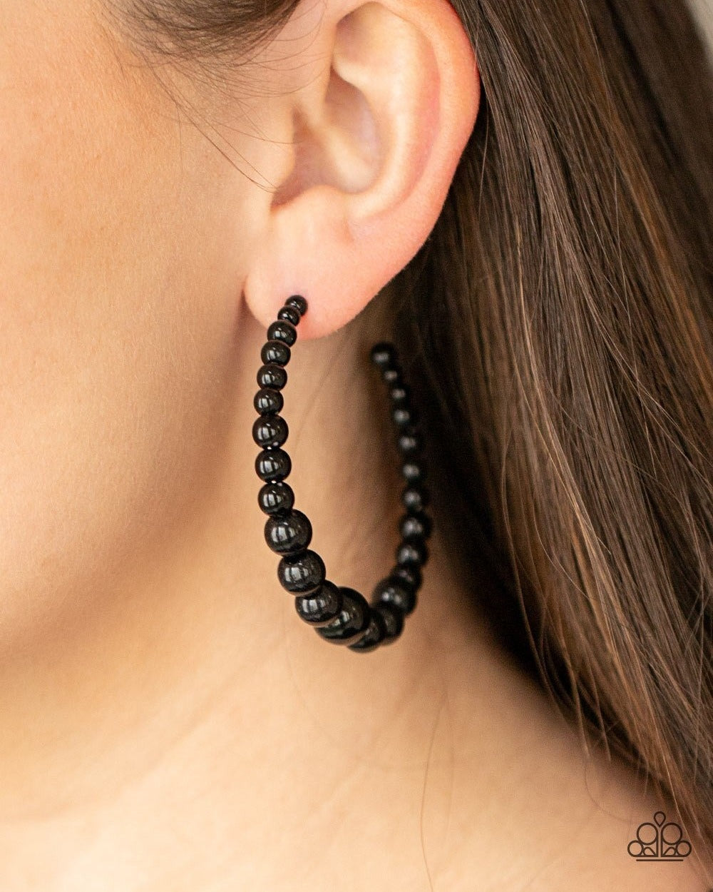 Paparazzi Glamour Graduate - Black Earring