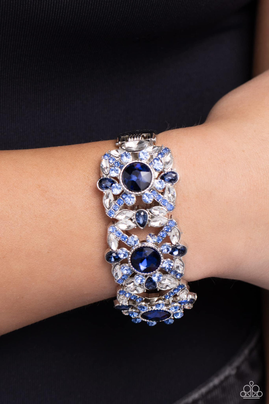 Paparazzi  Shimmering Solo - Blue Bracelet