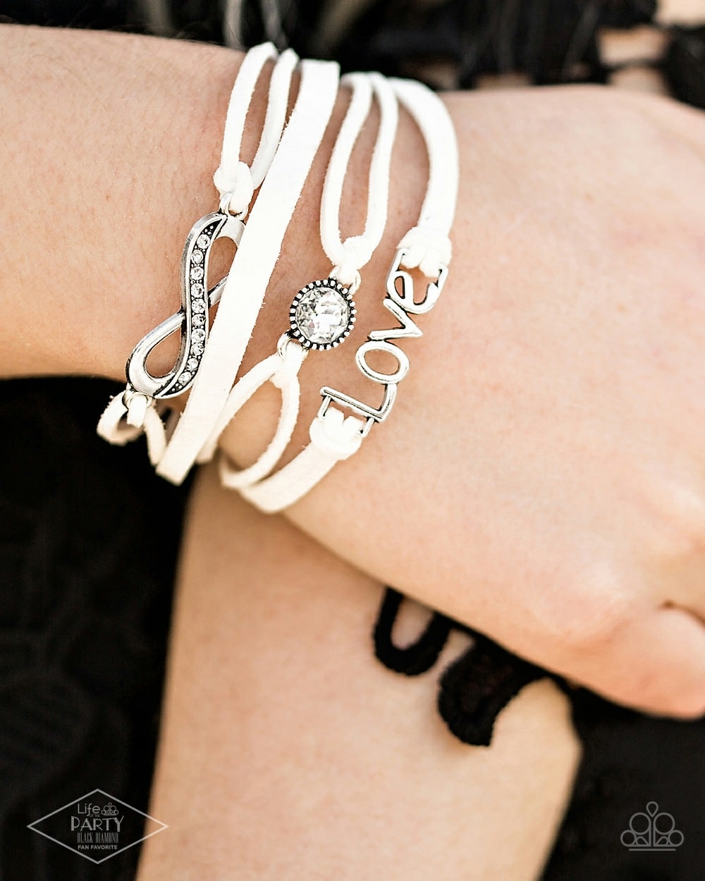 Paparazzi Infinitely Irresistible - White Bracelet