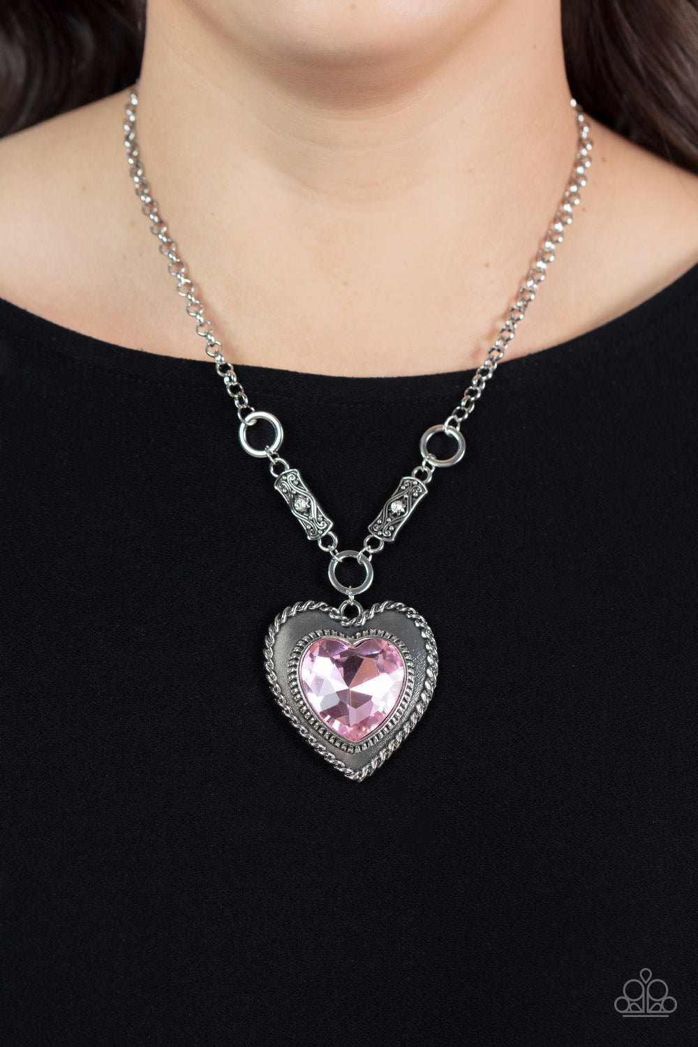 Paparazzi Heart Full of Fabulous - Pink Necklace