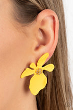 Load image into Gallery viewer, Paparazzi Hawaiian Heiress Yellow Earrings
