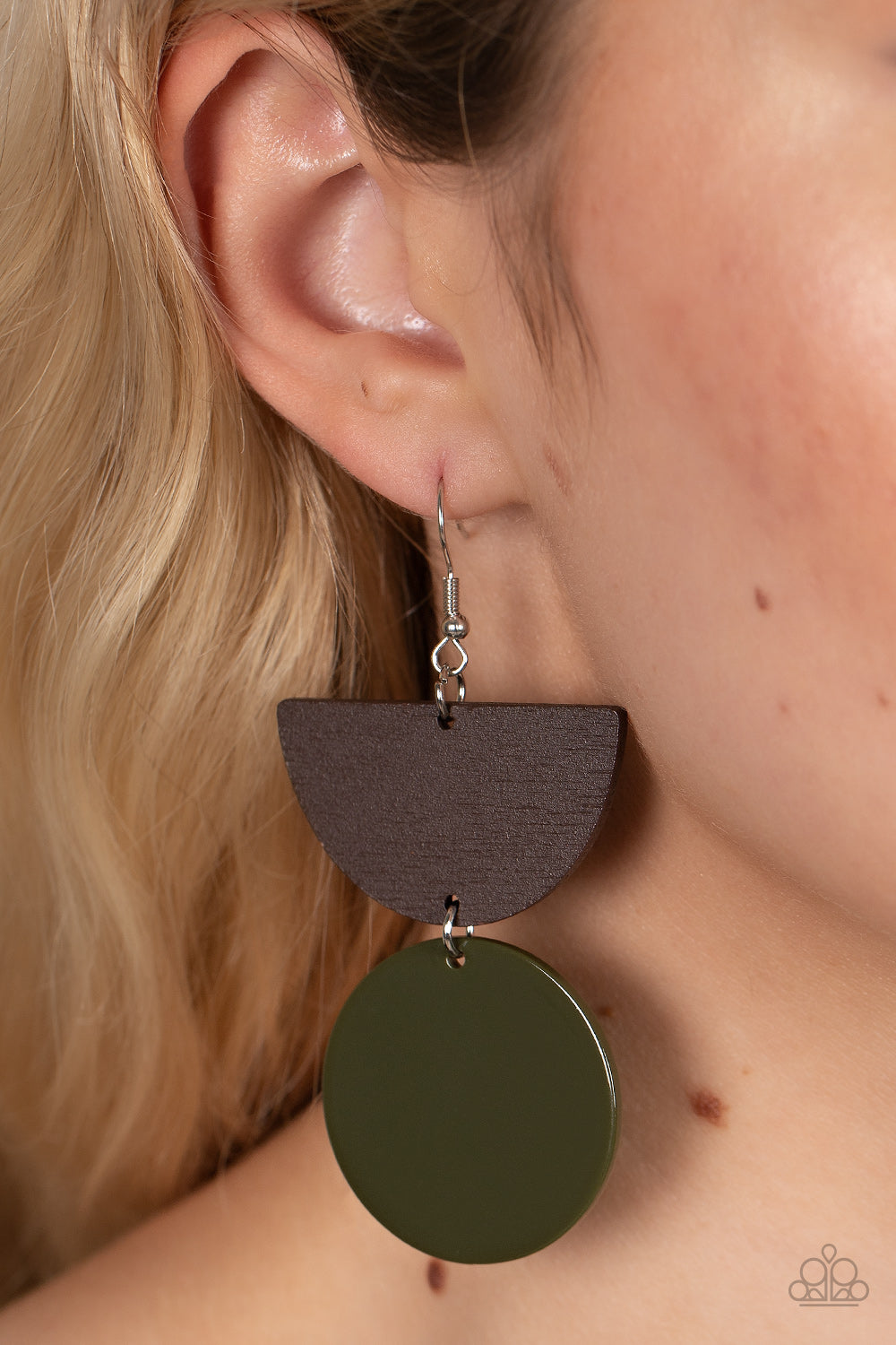 Paparazzi Beach Bistro Green Earrings