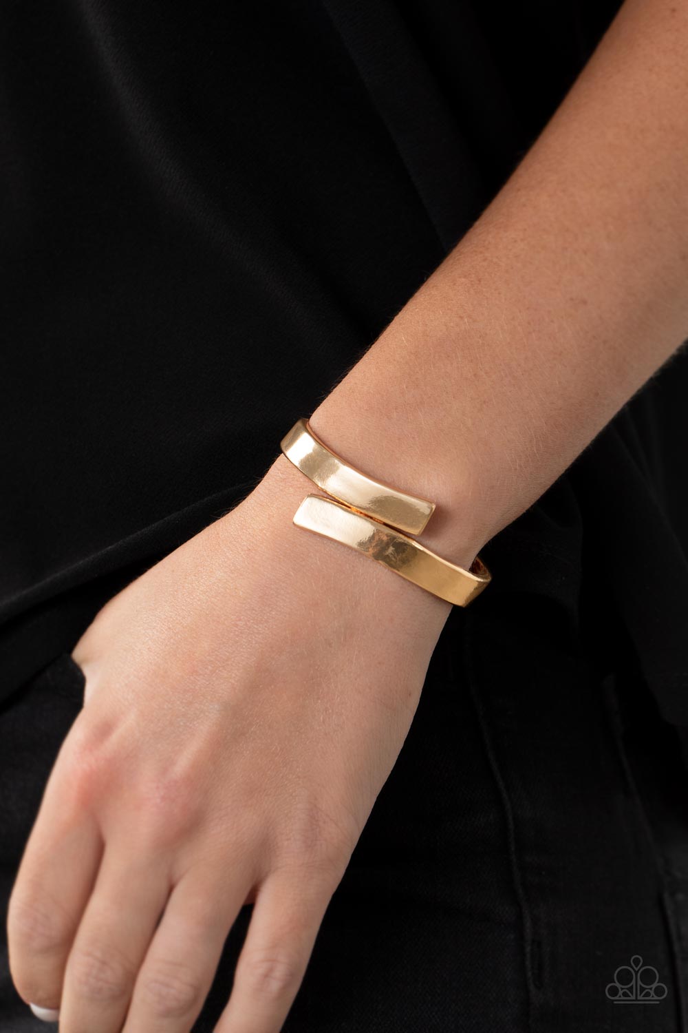 Paparazzi Dare to Flare - Gold Bracelet