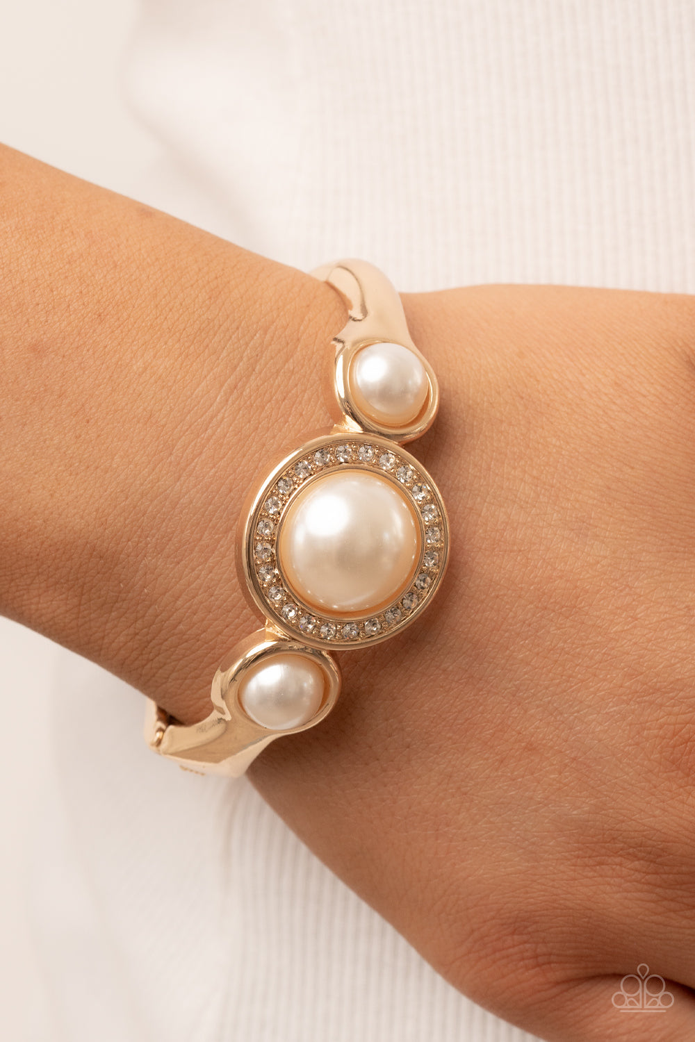 Paparazzi Debutante Daydream - Gold Bracelet